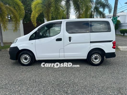 Nissan NV Minivan en venta
