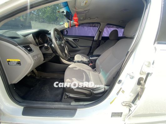 Hyundai Elantra Carros en venta
