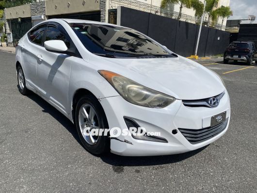 Hyundai Elantra Carros en venta
