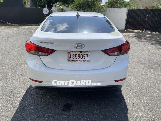 Hyundai Elantra Carros en venta