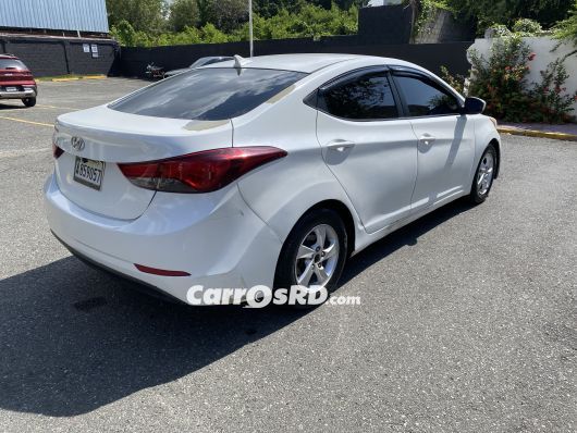 Hyundai Elantra Carros en venta