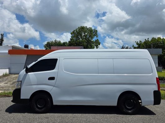 Nissan URVAN Básico