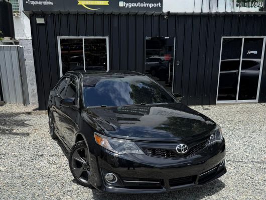Toyota Camry SE en venta