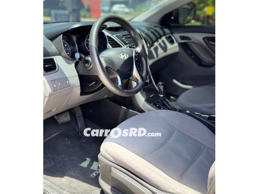 Hyundai Elantra Carros en venta