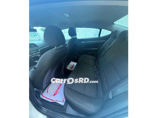 Hyundai Elantra Carros en venta