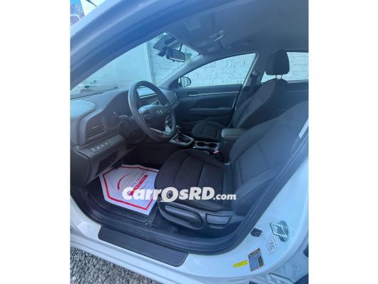 Hyundai Elantra Carros en venta