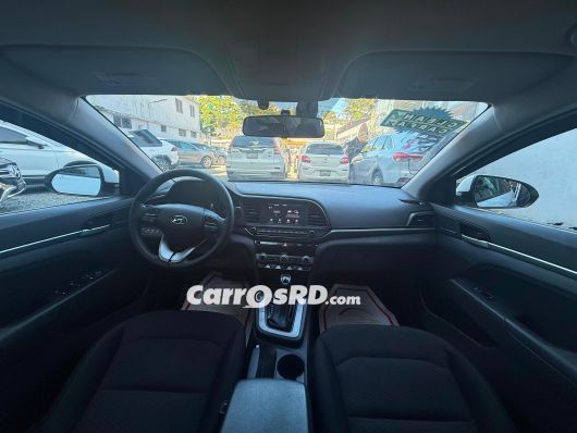 Hyundai Elantra Carros en venta