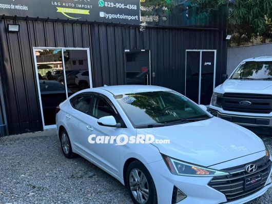 Hyundai Elantra Carros en venta