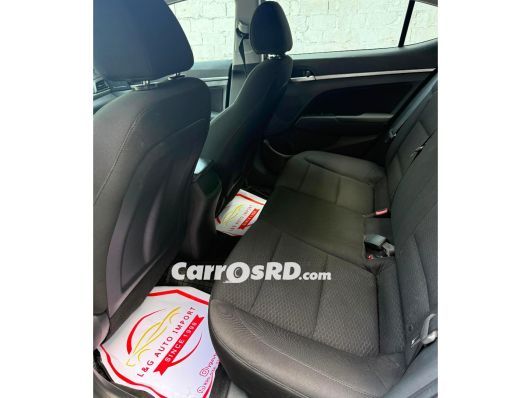 Hyundai Elantra Carros en venta