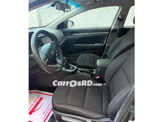 Hyundai Elantra Carros en venta