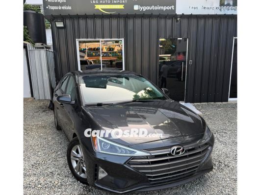 Hyundai Elantra Carros en venta