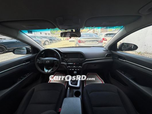 Hyundai Elantra Carros en venta