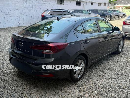 Hyundai Elantra Carros en venta