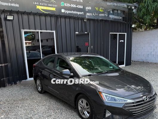 Hyundai Elantra Carros en venta