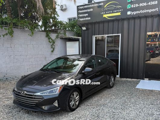 Hyundai Elantra Carros en venta