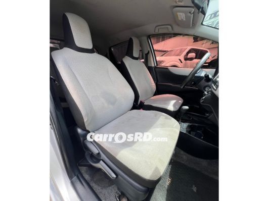 Toyota Vitz Carros en venta