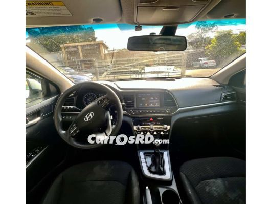 Hyundai Elantra Carros en venta
