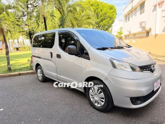 Nissan NV Minivan en venta