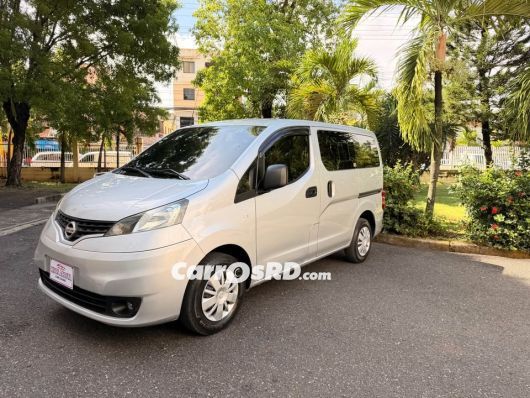 Nissan NV Minivan en venta