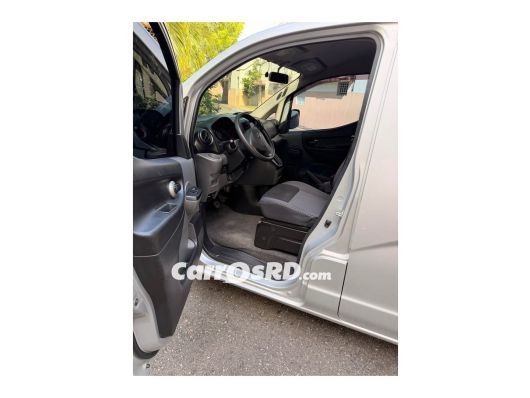 Nissan NV Minivan en venta