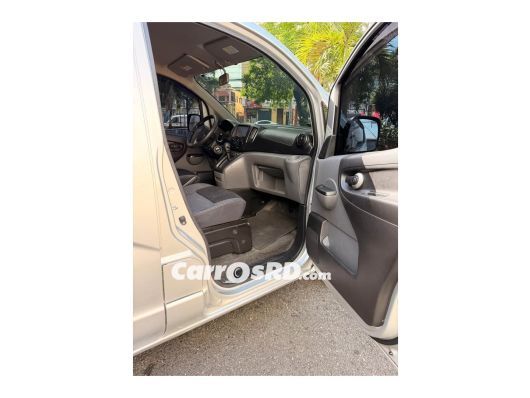 Nissan NV Minivan en venta