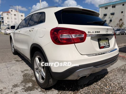 Mercedes-Benz Clase GLA Jeepeta en venta