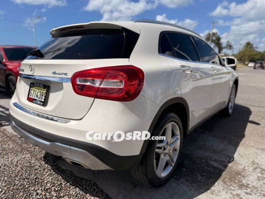 Mercedes-Benz Clase GLA Jeepeta en venta
