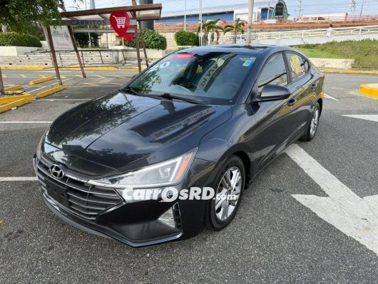 Hyundai Elantra Carros en venta