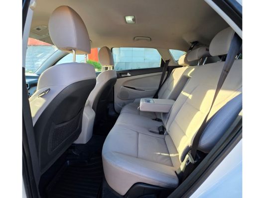 Hyundai Tucson SE