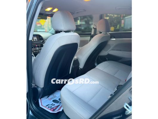 Hyundai Elantra Carros en venta