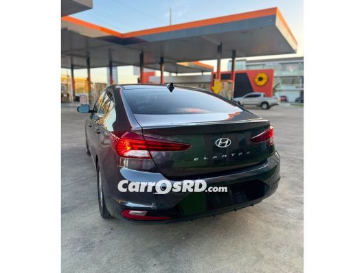 Hyundai Elantra Carros en venta