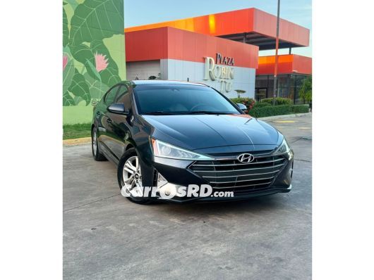 Hyundai Elantra Carros en venta