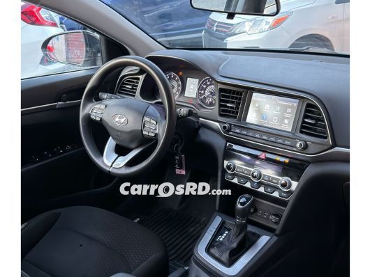 Hyundai Elantra Carros en venta