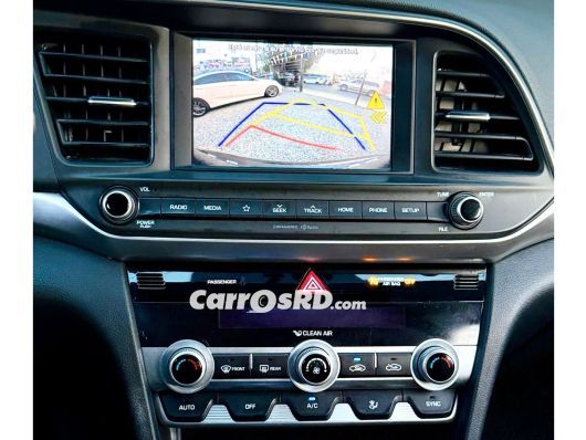 Hyundai Elantra Carros en venta