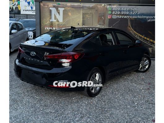 Hyundai Elantra Carros en venta