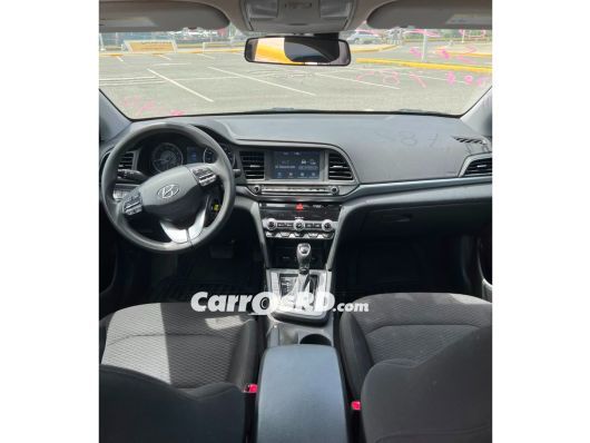 Hyundai Elantra Carros en venta