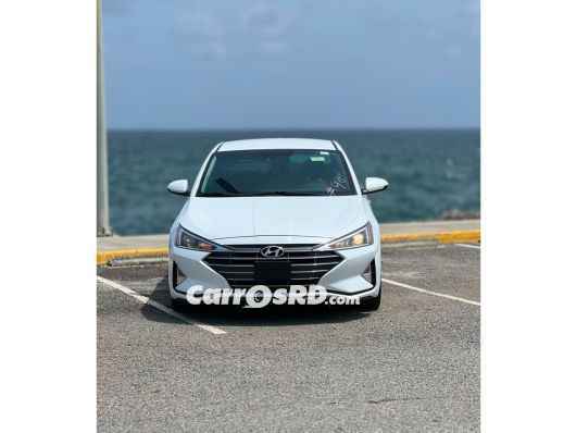 Hyundai Elantra Carros en venta