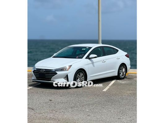 Hyundai Elantra Carros en venta
