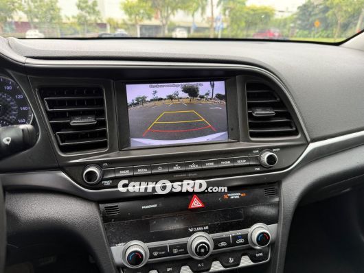 Hyundai Elantra Carros en venta