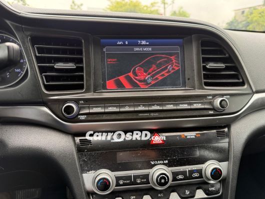 Hyundai Elantra Carros en venta
