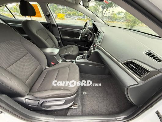 Hyundai Elantra Carros en venta