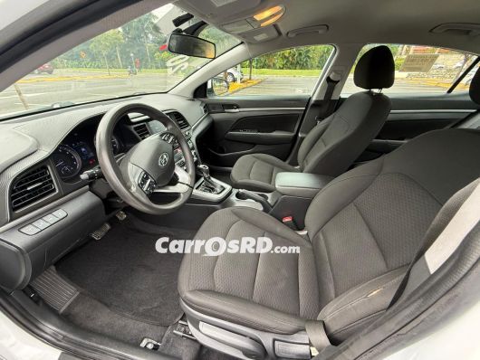 Hyundai Elantra Carros en venta