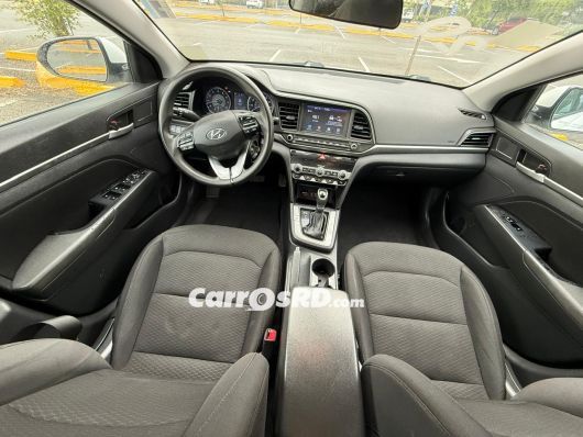 Hyundai Elantra Carros en venta