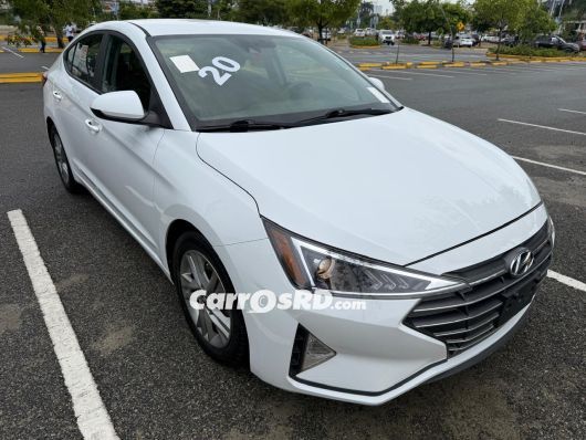 Hyundai Elantra Carros en venta