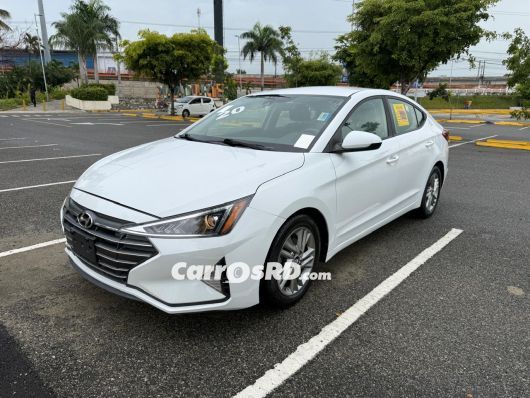 Hyundai Elantra Carros en venta