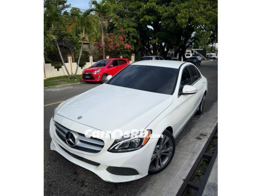 Mercedes-Benz Clase C Carros en venta