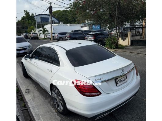 Mercedes-Benz Clase C Carros en venta