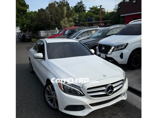 Mercedes-Benz Clase C Carros en venta