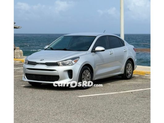 Kia Rio Jeepeta en venta