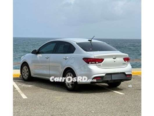 Kia Rio Jeepeta en venta